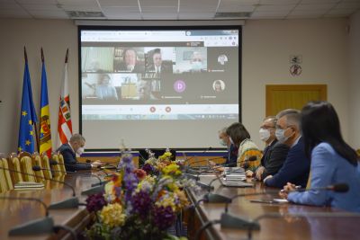 „Vaccinarea împotriva COVID-19: informații actualizate” : teleconferință internațională